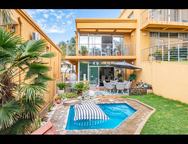2 BEDROOM PENTHOUSE SOLD IN GLENVISTA